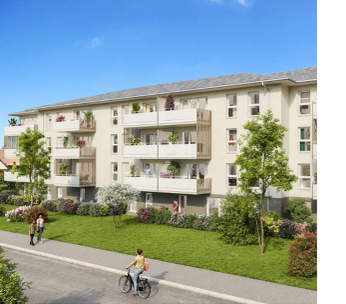 Immeuble résidentiel de quatre étages en pierre beige avec balcons, entouré d'arbres et d'espaces verts.