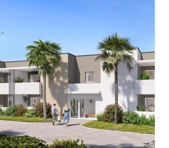 Résidence moderne avec façade blanche, palmiers et accès piétonnier, architecture contemporaine ensoleillée.