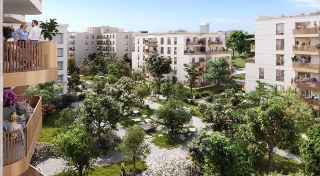 Vue aérienne d'une cour urbaine entourée d'immeubles avec arbres verdoyants et espaces verts.