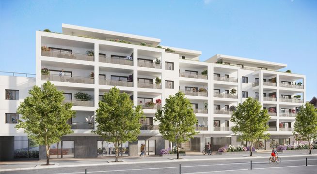 Immeuble résidentiel moderne de six étages avec façade claire et balcons, bordé d'arbres verts en façade.