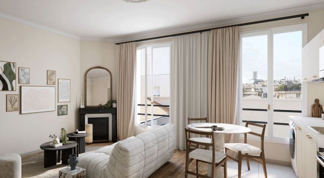 Chambre moderne avec lit blanc, coiffeuse, chaise de bureau et grandes fenêtres offrant une vue urbaine.