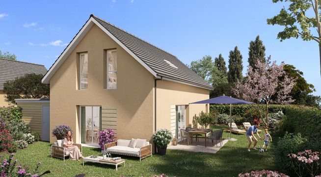 Maison moderne en brique beige avec terrasse et jardin aménagé sous un ciel bleu dégagé.